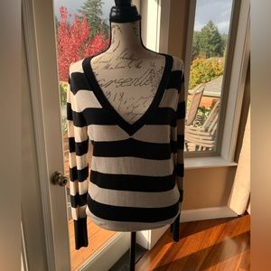 V-Neck womens sweater XL